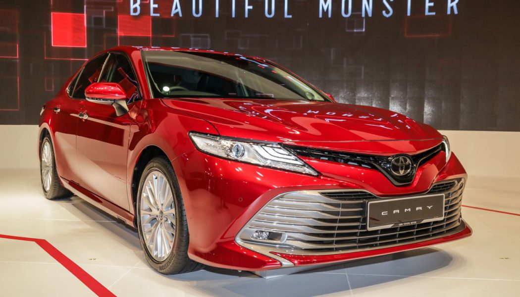 Toyota Camry 2019 ra mắt tại Malaysia, bản 2.5 V giá tương đương 1 tỷ đồng