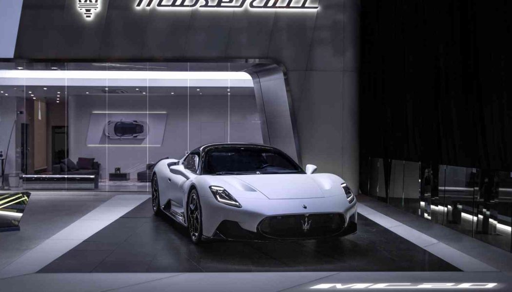 Maserati MC20 thắng giải “siêu xe đẹp nhất năm 2021”