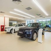 Chiêm ngưỡng không gian trưng bày mới của Jaguar Land Rover tại Hà Nội