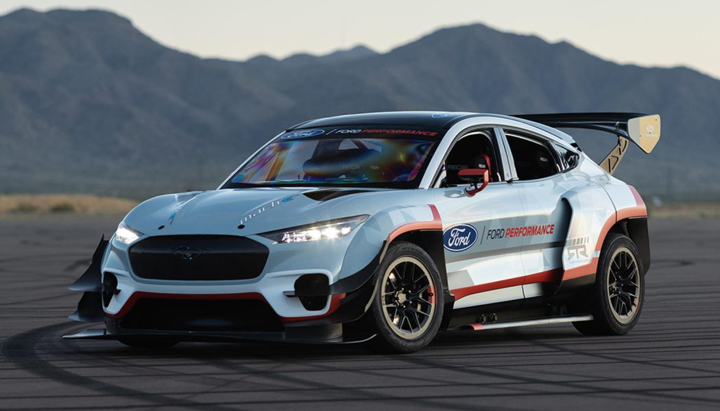 Ford ra mắt Mustang chạy điện Mach-E 1400 với sức mạnh “không tưởng” 1,400 mã lực