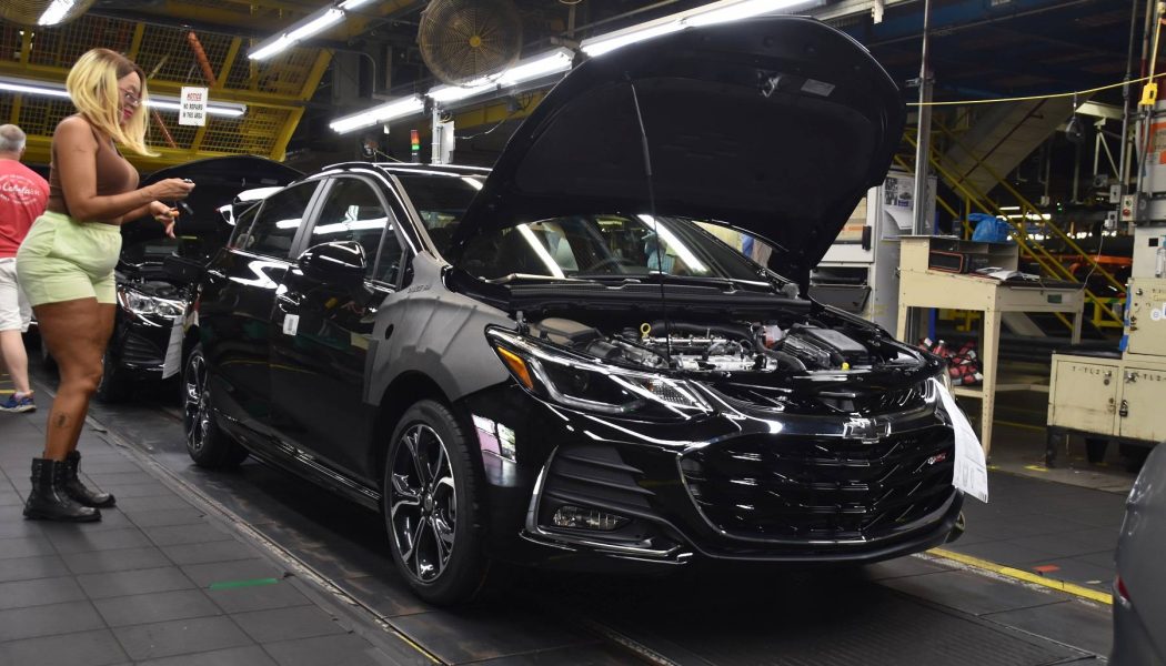 GM đóng cửa 5 nhà máy tại Mỹ và Canada, cắt giảm 15% lượng nhân công