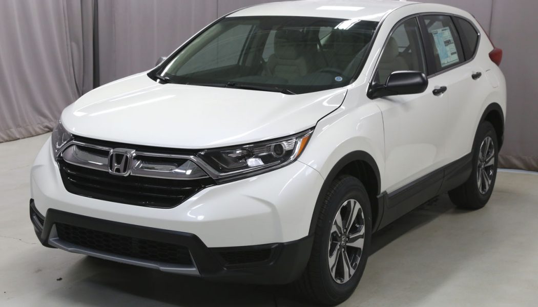 Thay đổi màu sơn, Honda CR-V 2019 tăng giá 100 USD