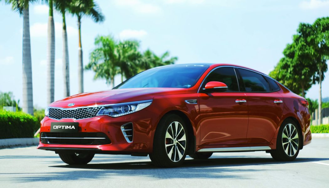 Kia Optima 2.0 AT giảm giá còn 757 triệu đồng tại Việt Nam, rẻ nhất phân khúc D