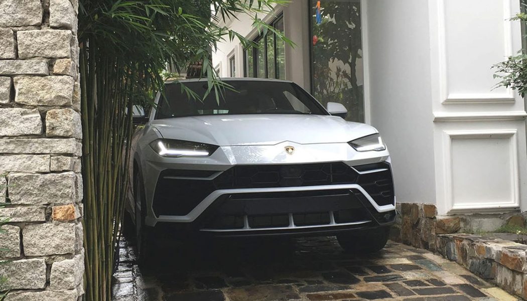 Đại gia Nhật Minh “tậu” Lamborghini Urus màu trắng