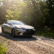 Lexus ES 2021 ra mắt với phiên bản đặc biệt cùng hệ dẫn động AWD