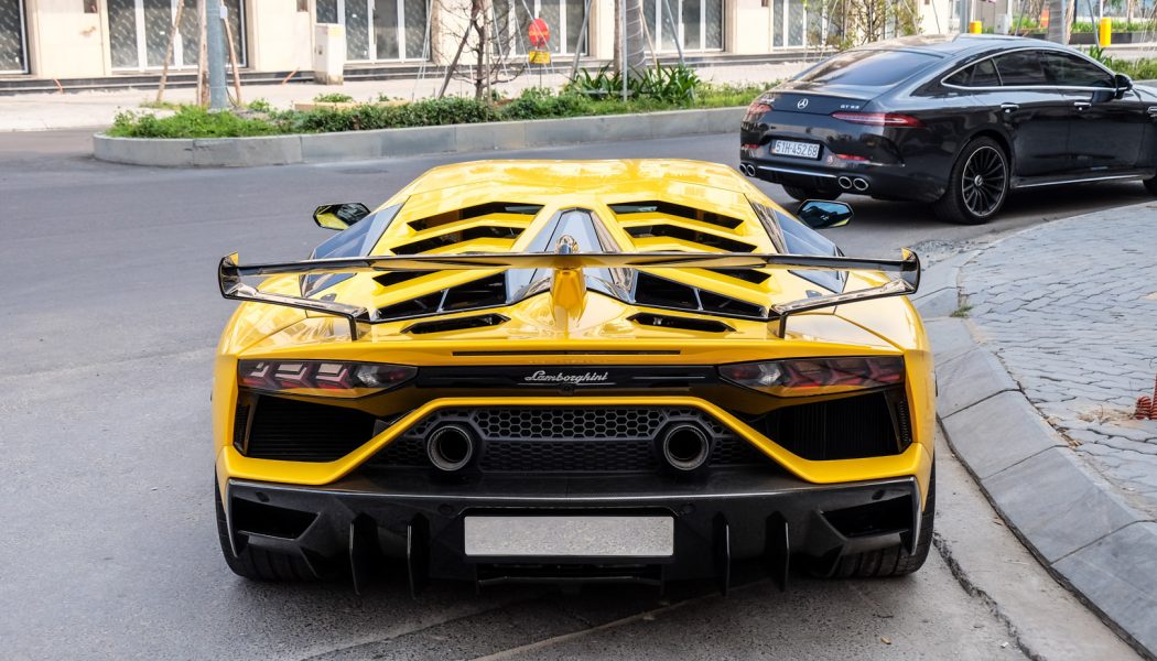 Nữ doanh nhân 9X ngành cà phê độ Novitec cho Lamborghini  Aventador SVJ