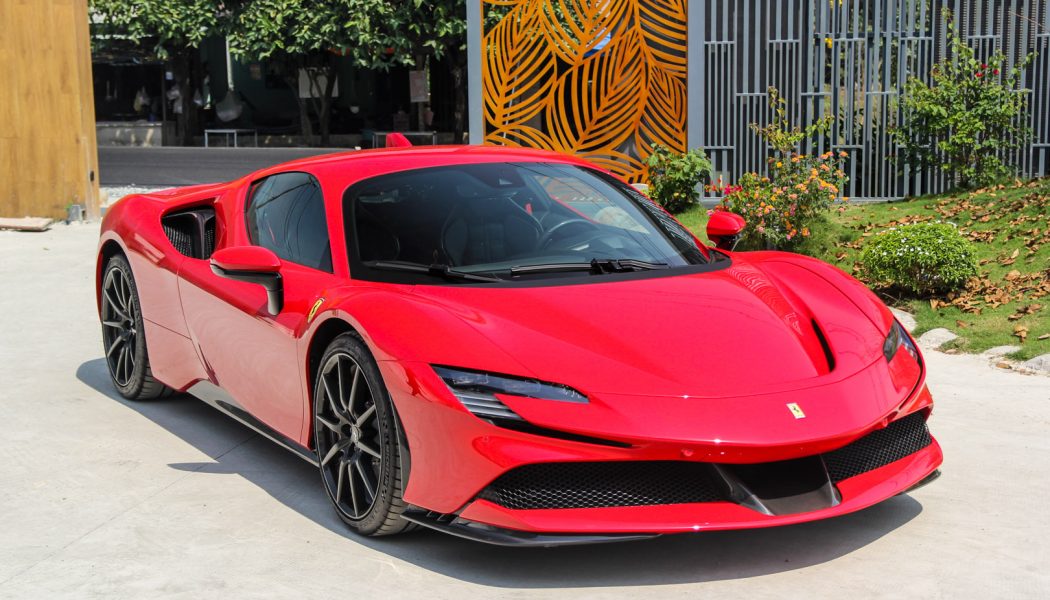 Diện kiến “hàng hot” Ferrari SF90 Stradale đầu tiên cập bến Việt Nam