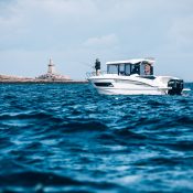 Tam Sơn Yachting bàn giao thuyền câu cá Barracuda 9 giá 4,5 tỷ đồng