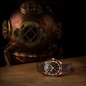 Sự trở lại của đồng hồ lặn - Omega Seamaster 300 Bronze Gold