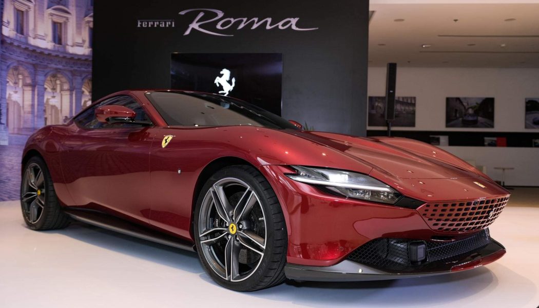 Ferrari ra mắt 2 siêu xe mới