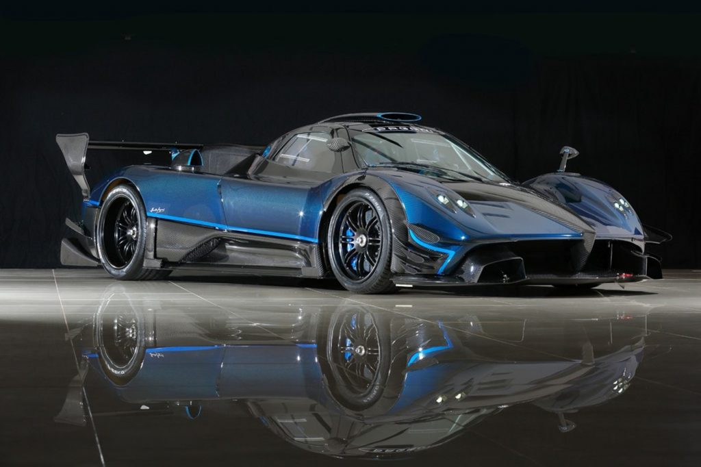 Pagani Zonda Revolucion carbon màu xanh duy nhất trên thế giới