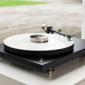 Kỷ niệm 30 năm, Pro Ject ra mắt Debut Pro máy đĩa than, giá hơn 20 triệu