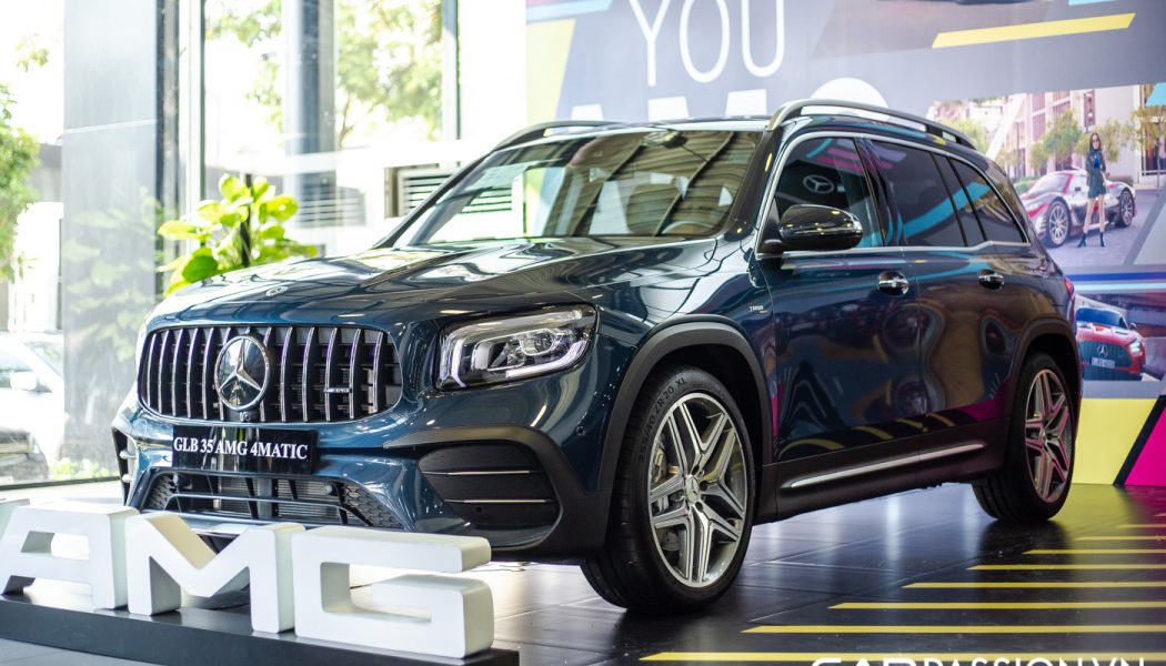 Mercedes-AMG GLB 35 4MATIC có mặt tại đại lý chính hãng: “Xe gia đình mạnh giật mình”
