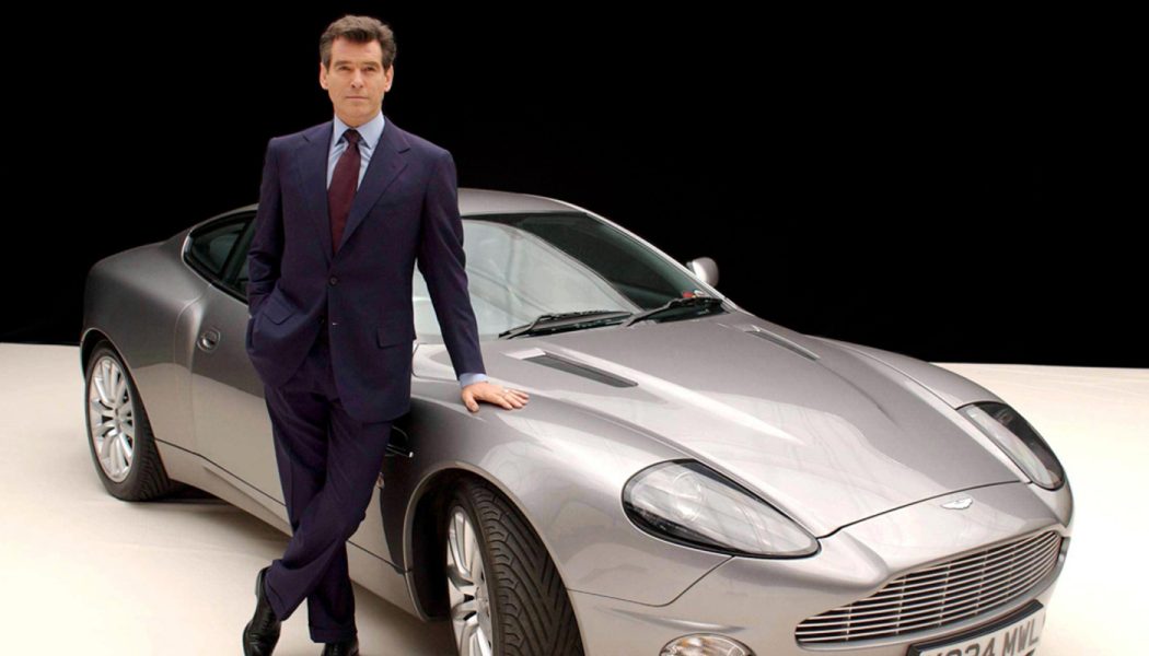 Aston Martin V12 Vanquish thế hệ đầu tiên đã chính thức bước sang tuổi 20