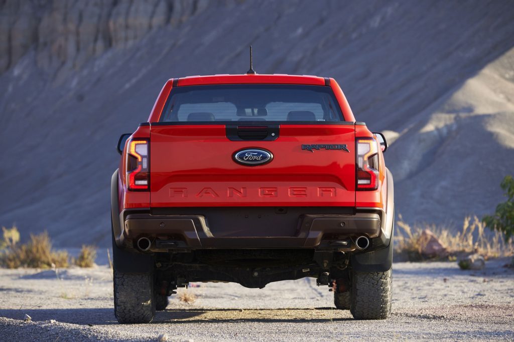 Ford Ranger Raptor thế hệ mới ra mắt, bản cao nhất công suất gần 400 mã lực